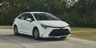 Гибрид Corolla стал доступен в США