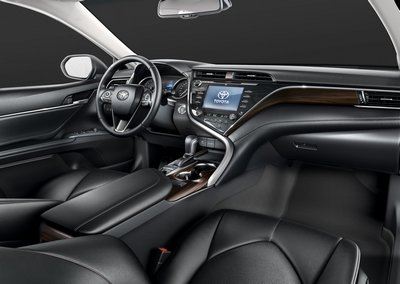 Передний ряд Toyota Camry