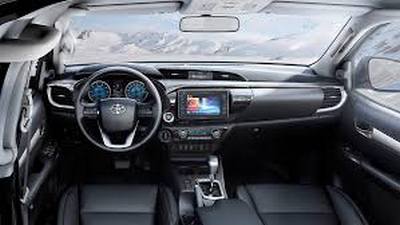 Передний ряд Toyota Hilux