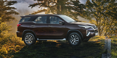 Новый Toyota Fortuner начали продавать в России